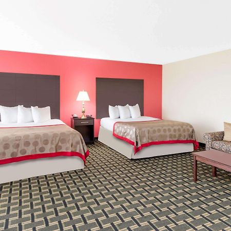Ramada By Wyndham Vandalia Eksteriør billede